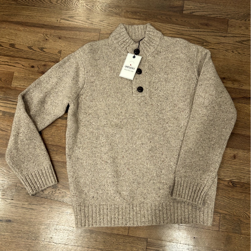 Men’s UNTUCKit sweater. Size large. New with tags. Never worn.